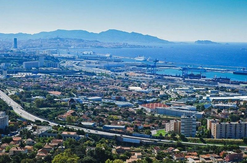 Vivre dans les Quartiers Nord de Marseille : bien choisir son secteur pour investir